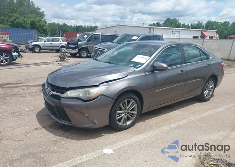2015 Toyota Camry Le/Se/Xle/Xse z USA, uszkodzony, nr VIN 4T1BF1FK0FU091063